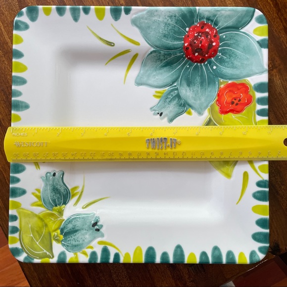 Set of 4 11” Laurie Gates melamine dinner plates in blue floral - Picture 4 of 8